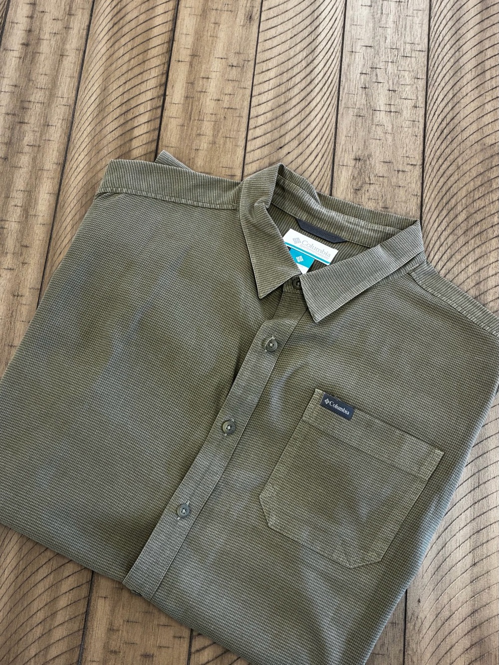 Columbia Men's Olive Button-Down Shirt